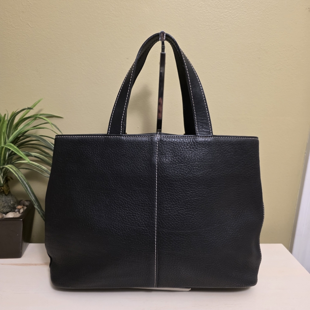 Burberry | Vintage Small Black Leather Handbag - Picture 2 of 16